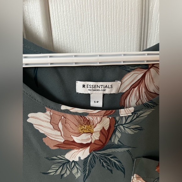 Cap-Sleeve Blouse with Scoop Neckline, R Essentials - Picture 3 of 3